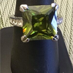 Green Peridot Gemstone 925 Silver Ring